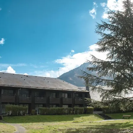 Le Village De Luz Saint Sauveur